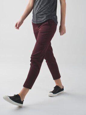 Lululemon &go City Trek Trouser - Bordeaux Drama - Size 8